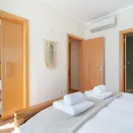 Апартаменты Privilege Santana With Rooftop Pool, Village Marina -