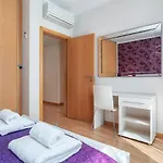 Privilege Santana With Rooftop Pool, Village Marina - Апартаменты