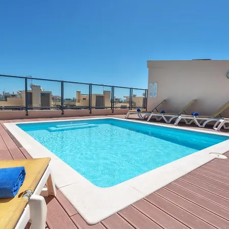 Privilege Santana With Rooftop Pool, Village Marina - Olhão