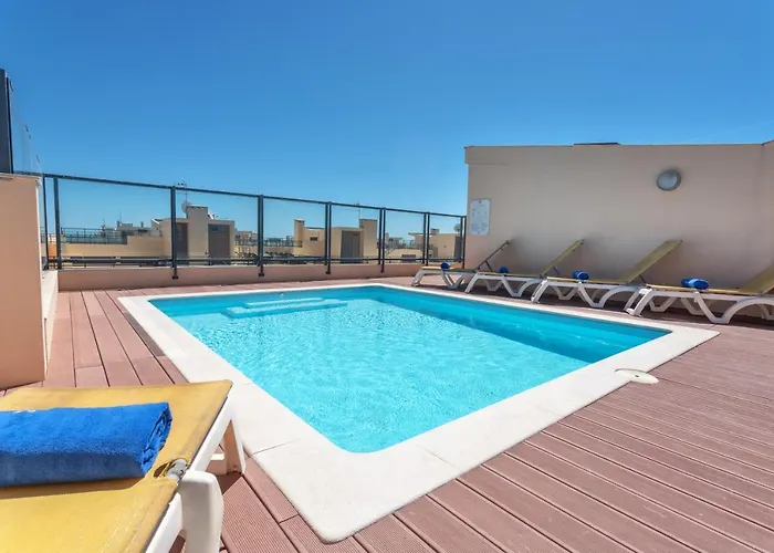 Privilege Santana With Rooftop Pool, Village Marina - Olhão