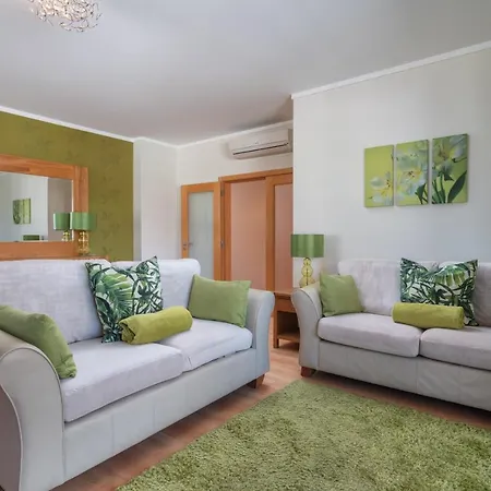 Privilege Santana With Rooftop Pool, Village Marina - Apartment